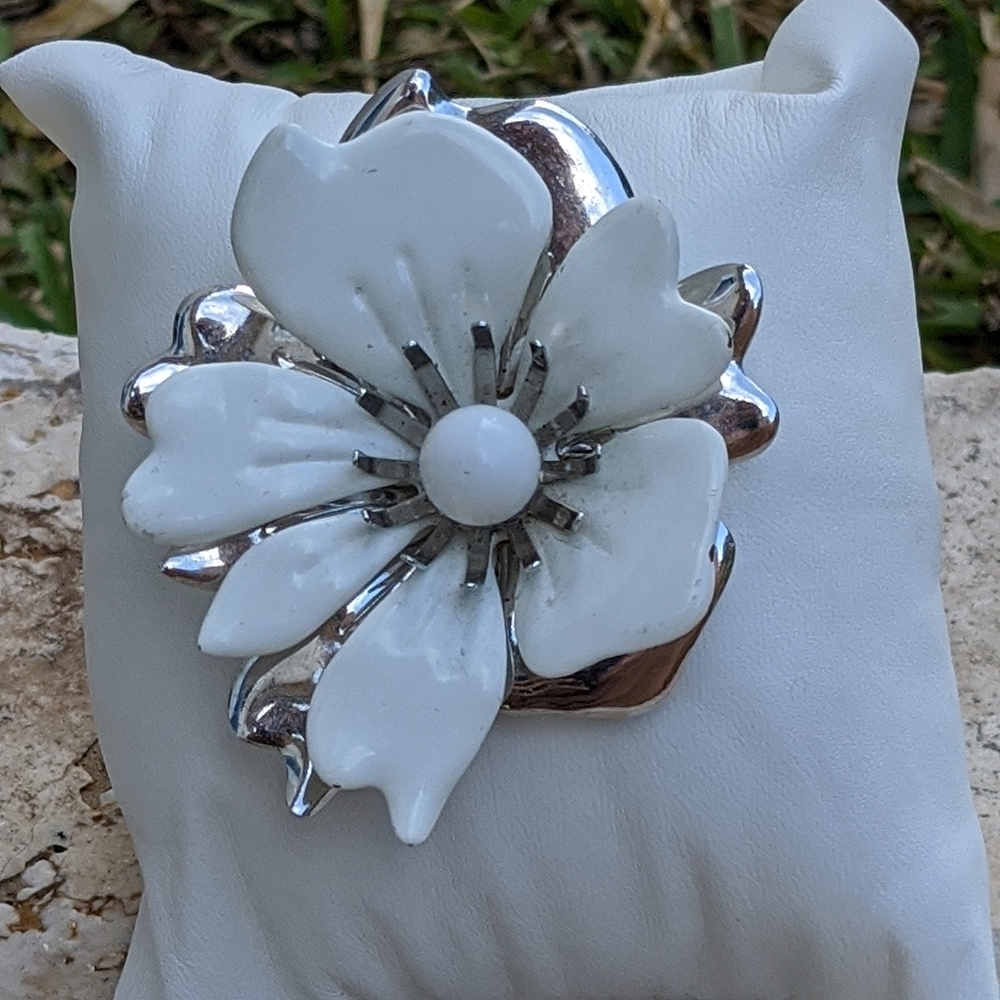 Sarah Coventry Brooch